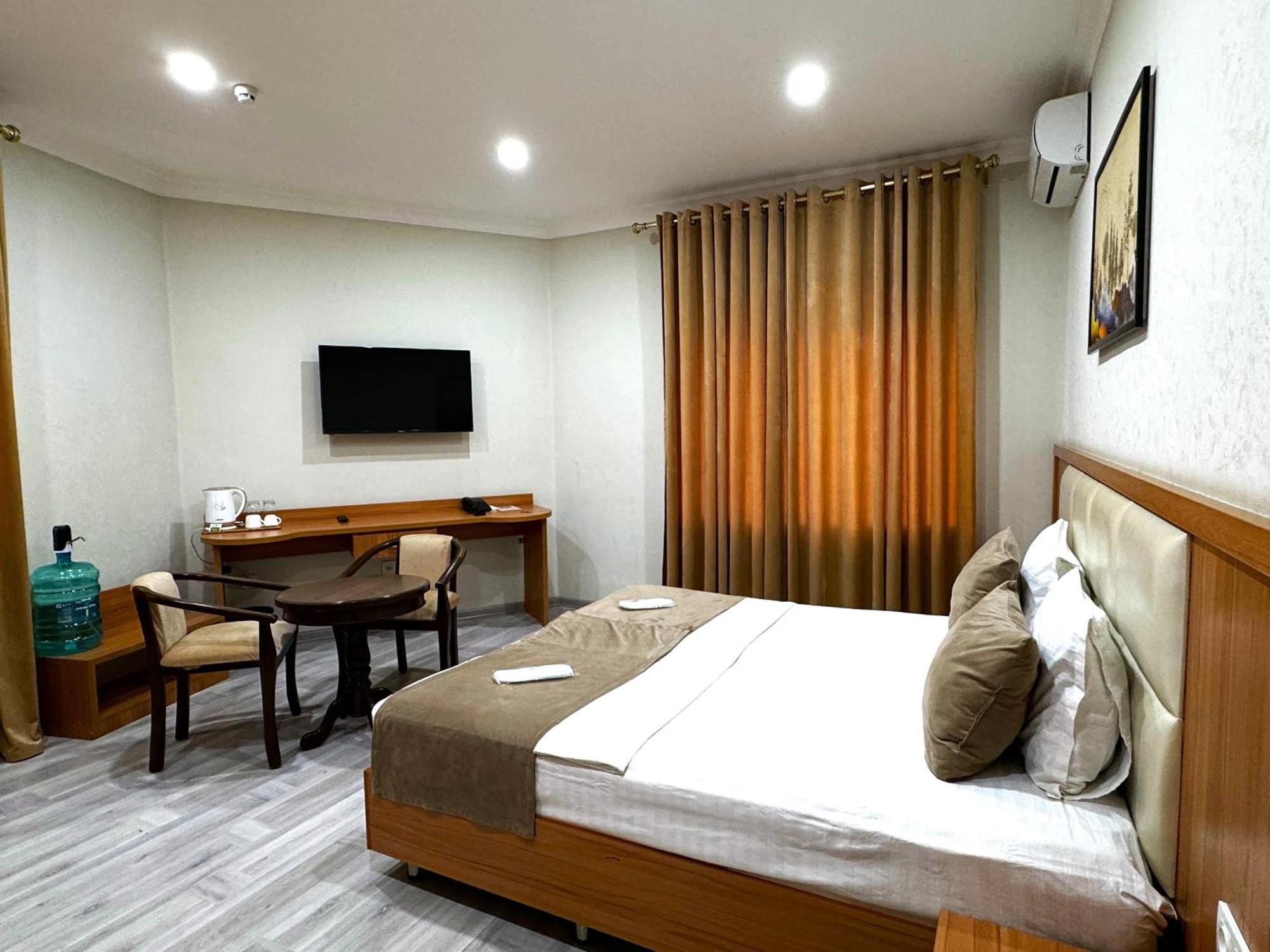 The Moon Tashkent Hotel Ngoại thất bức ảnh